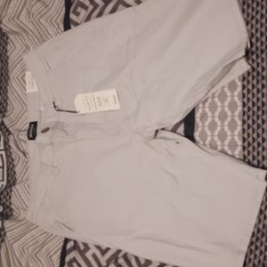 BNWT Bluenotes Mens shorts.